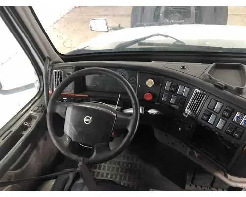 Volvo VNL Dash Assembly