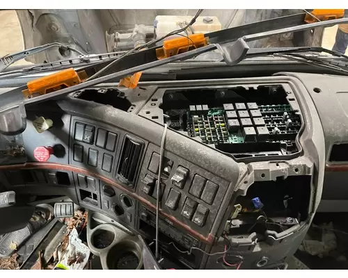 Volvo VNL Dash Assembly