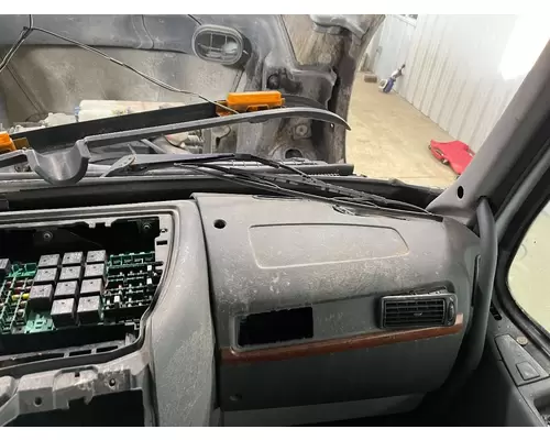 Volvo VNL Dash Assembly