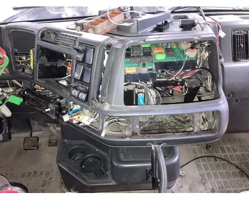 Volvo VNL Dash Assembly