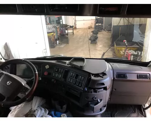 Volvo VNL Dash Assembly