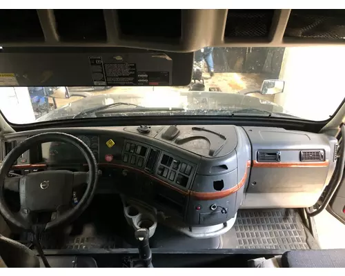 Volvo VNL Dash Assembly