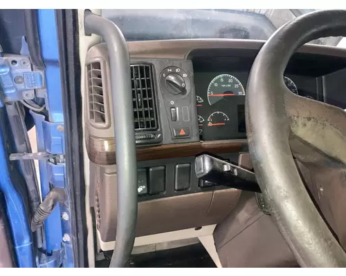 Volvo VNL Dash Assembly