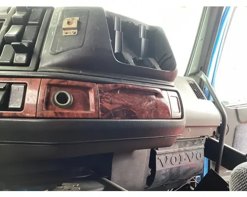 Volvo VNL Dash Assembly