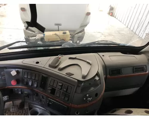 Volvo VNL Dash Assembly