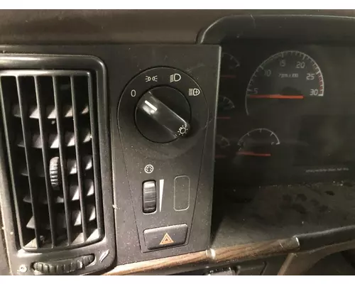 Volvo VNL Dash Assembly
