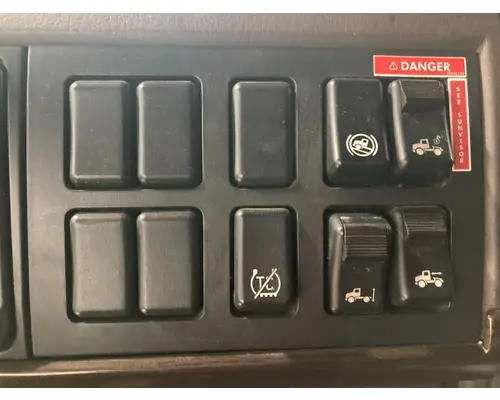 Volvo VNL Dash Assembly