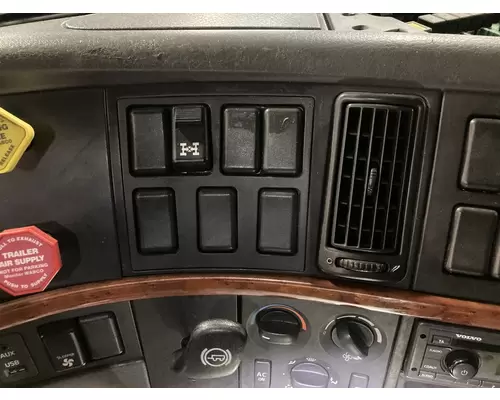 Volvo VNL Dash Assembly