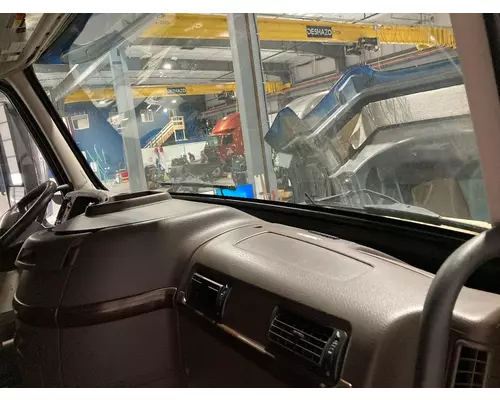 Volvo VNL Dash Assembly