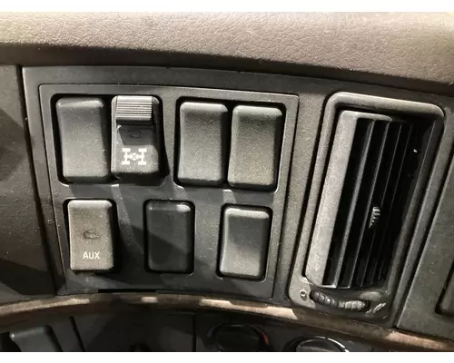 Volvo VNL Dash Assembly