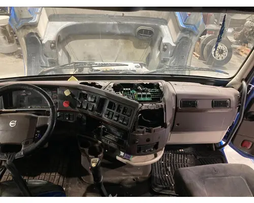 Volvo VNL Dash Assembly