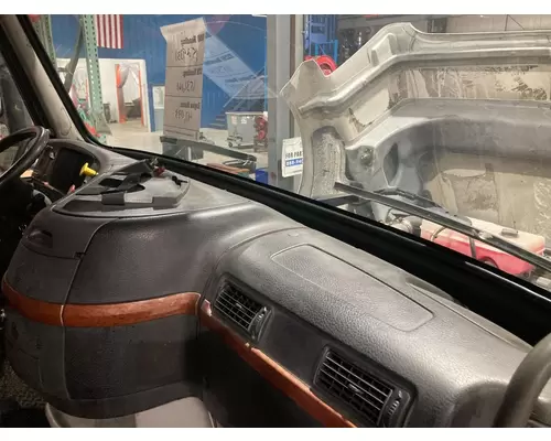 Volvo VNL Dash Assembly