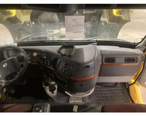 Volvo VNL Dash Assembly