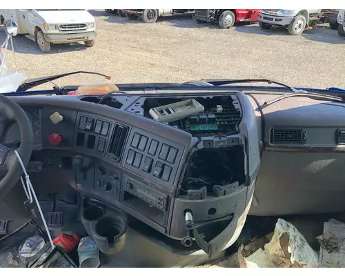 Volvo VNL Dash Assembly