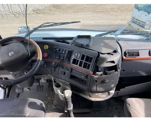 Volvo VNL Dash Assembly