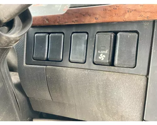Volvo VNL Dash Assembly