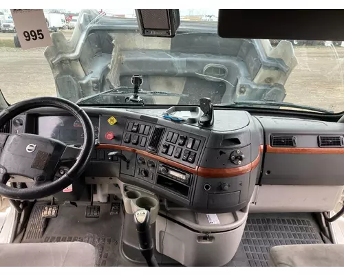 Volvo VNL Dash Assembly