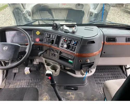 Volvo VNL Dash Assembly