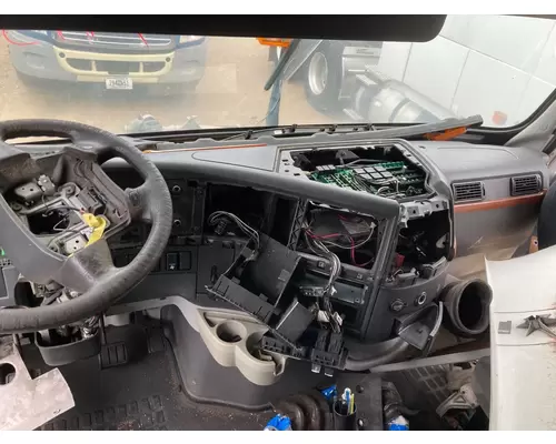 Volvo VNL Dash Assembly