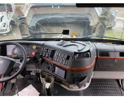 Volvo VNL Dash Assembly