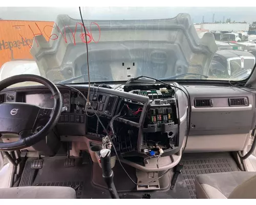 Volvo VNL Dash Assembly