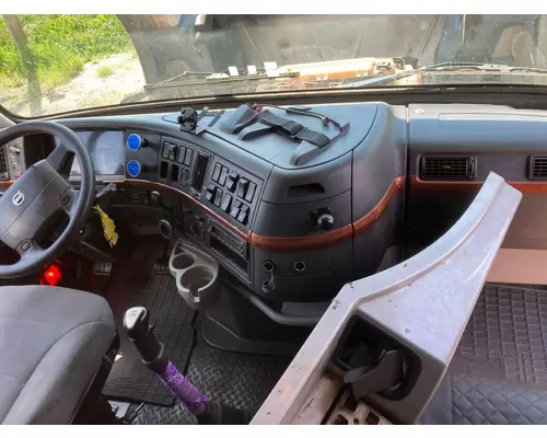 Volvo VNL Dash Assembly