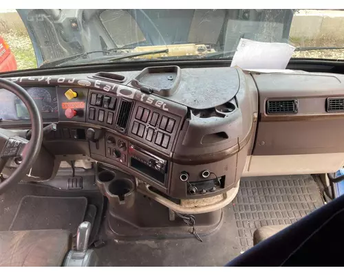 Volvo VNL Dash Assembly