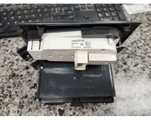 Volvo VNL Dash Assembly