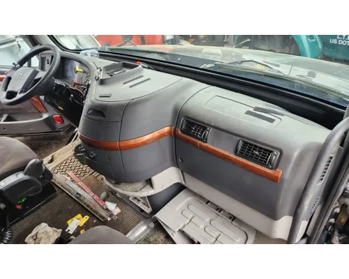 Volvo VNL Dash Assembly