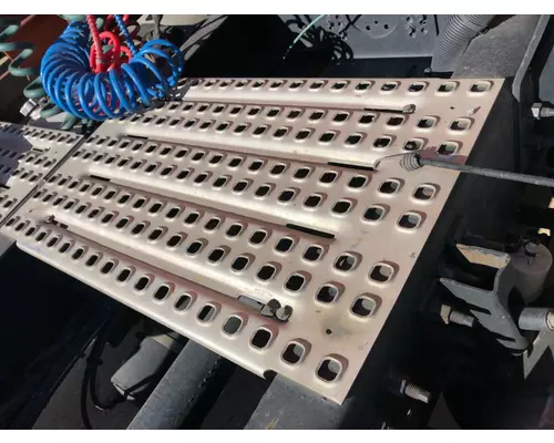 Volvo VNL Deckplate