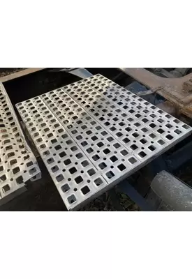 Volvo VNL Deckplate