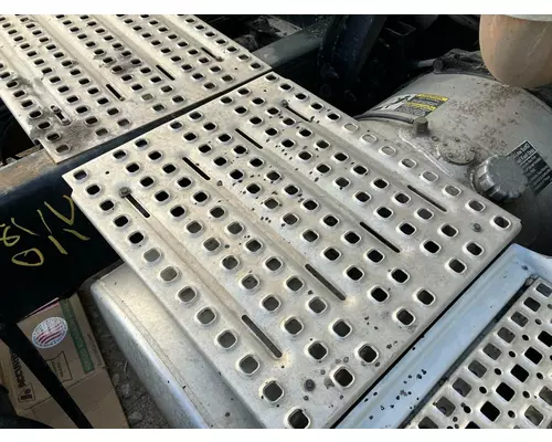 Volvo VNL Deckplate