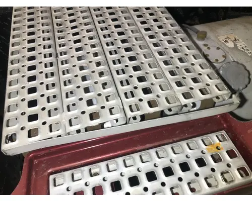 Volvo VNL Deckplate