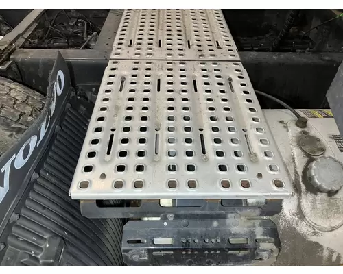 Volvo VNL Deckplate