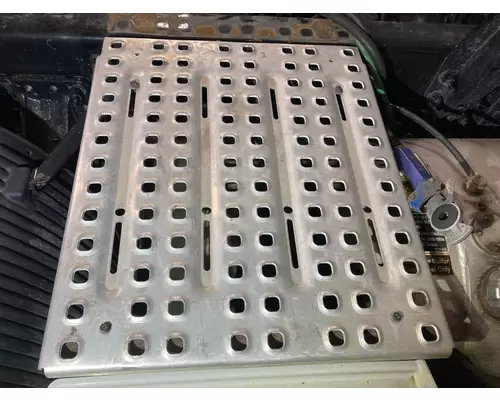 Volvo VNL Deckplate