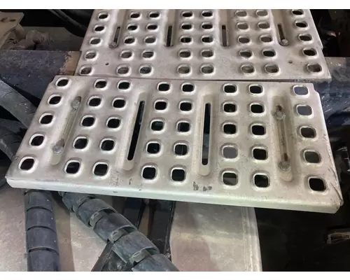 Volvo VNL Deckplate