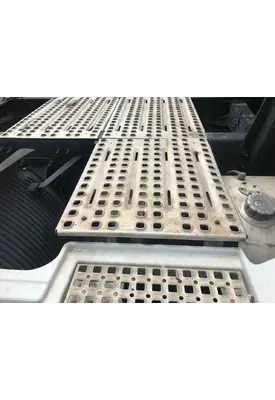 Volvo VNL Deckplate
