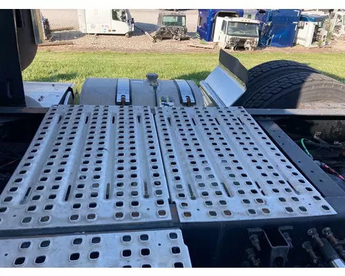 Volvo VNL Deckplate