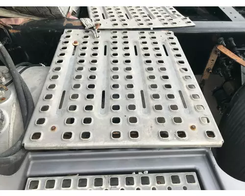 Volvo VNL Deckplate