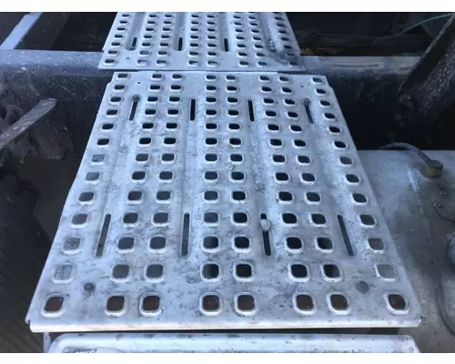 Volvo VNL Deckplate