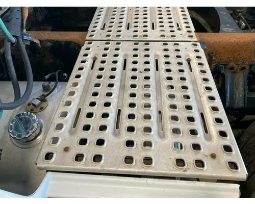 Volvo VNL Deckplate