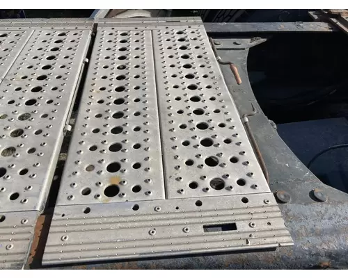 Volvo VNL Deckplate