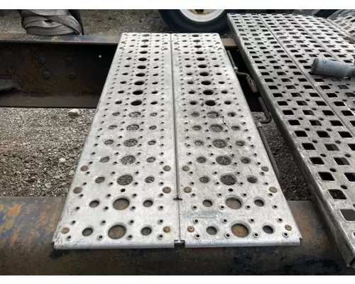 Volvo VNL Deckplate