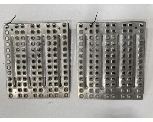 Volvo VNL Deckplate