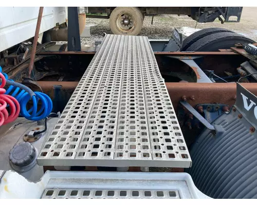 Volvo VNL Deckplate