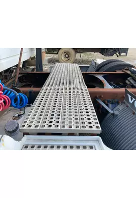 Volvo VNL Deckplate