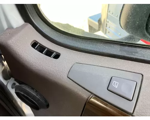 Volvo VNL Door Assembly, Front