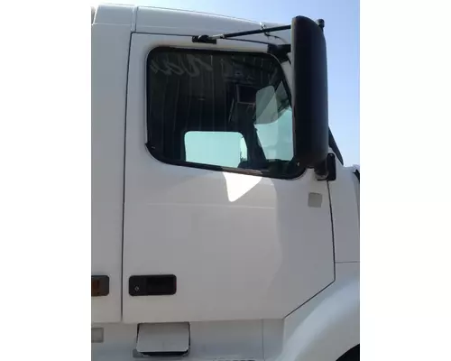 Volvo VNL Door Assembly, Front