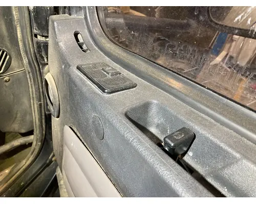 Volvo VNL Door Assembly, Front