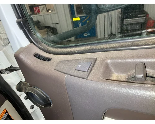 Volvo VNL Door Assembly, Front